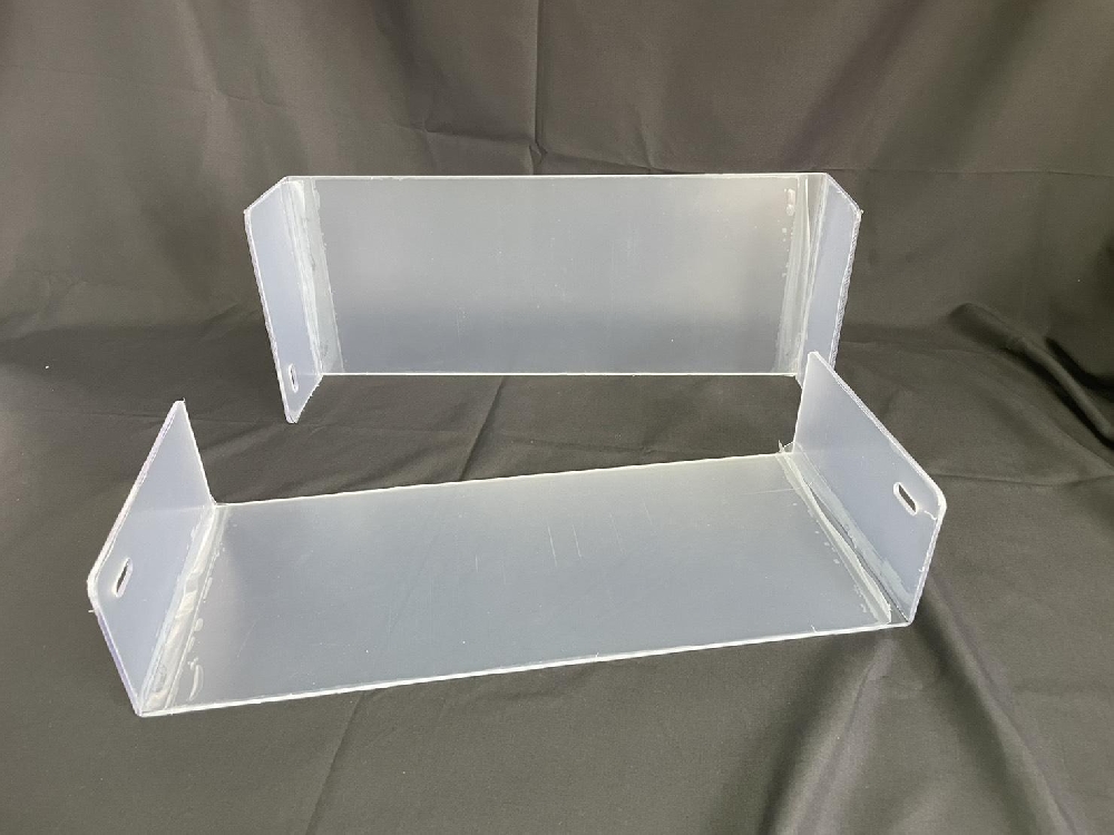 透明ポリカーボネイト折り曲げ加工